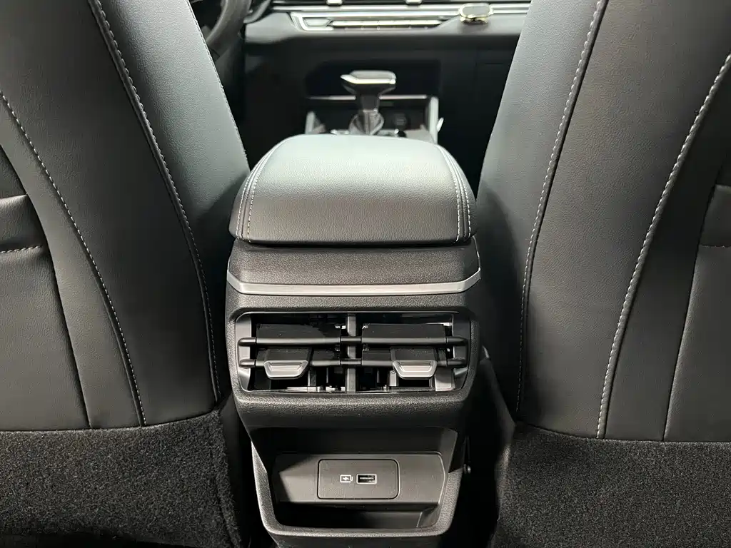 Geely Emgrand — миниатюра 20