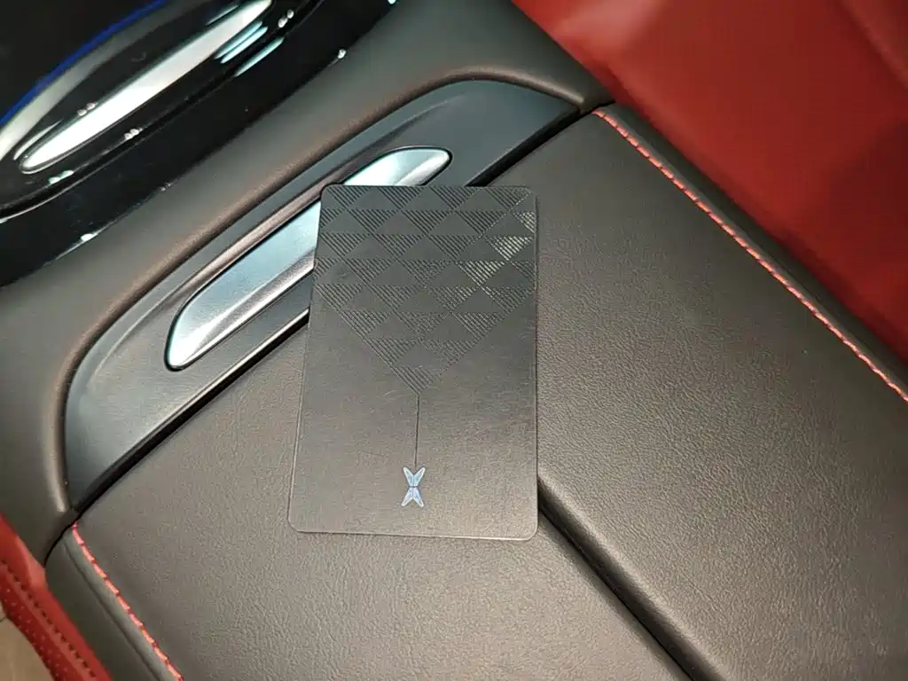 XPeng P7 — миниатюра 9