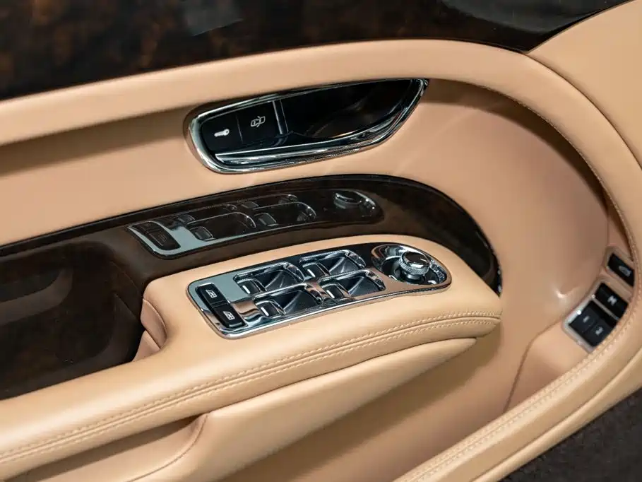 Bentley Mulsanne — миниатюра 20