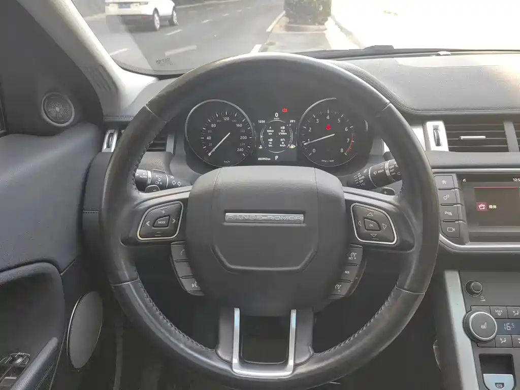 Land Rover Evoque — миниатюра 7