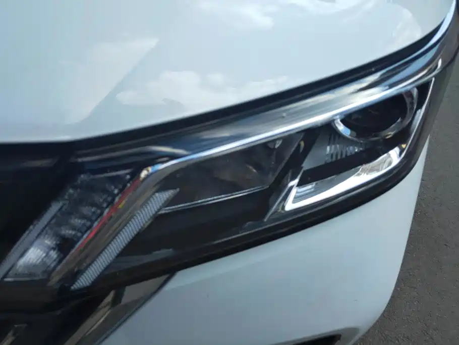 Wuling Jiachen — миниатюра 5