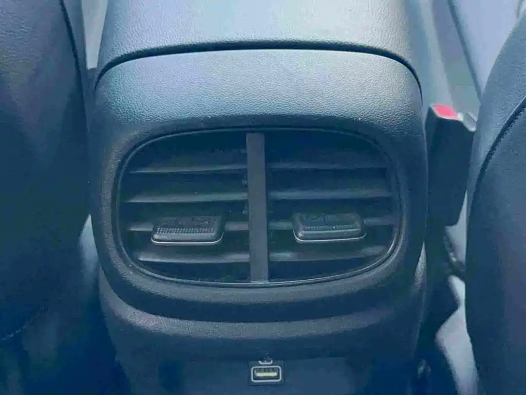 Hyundai Elantra — миниатюра 12