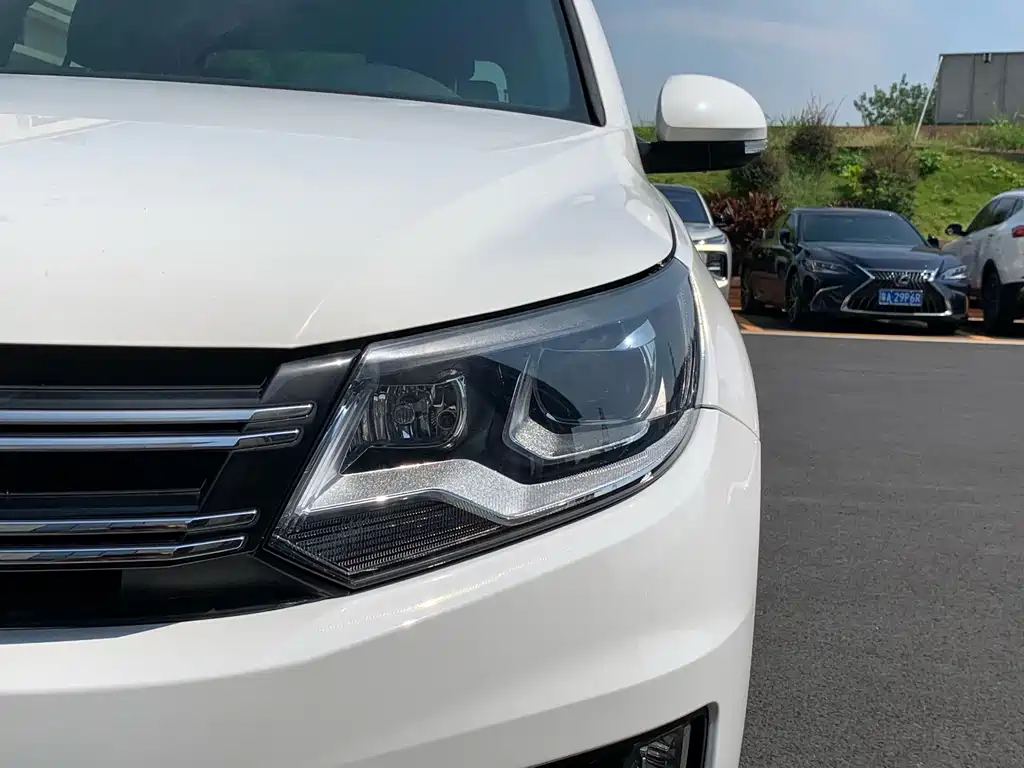 Volkswagen Tiguan — миниатюра 12