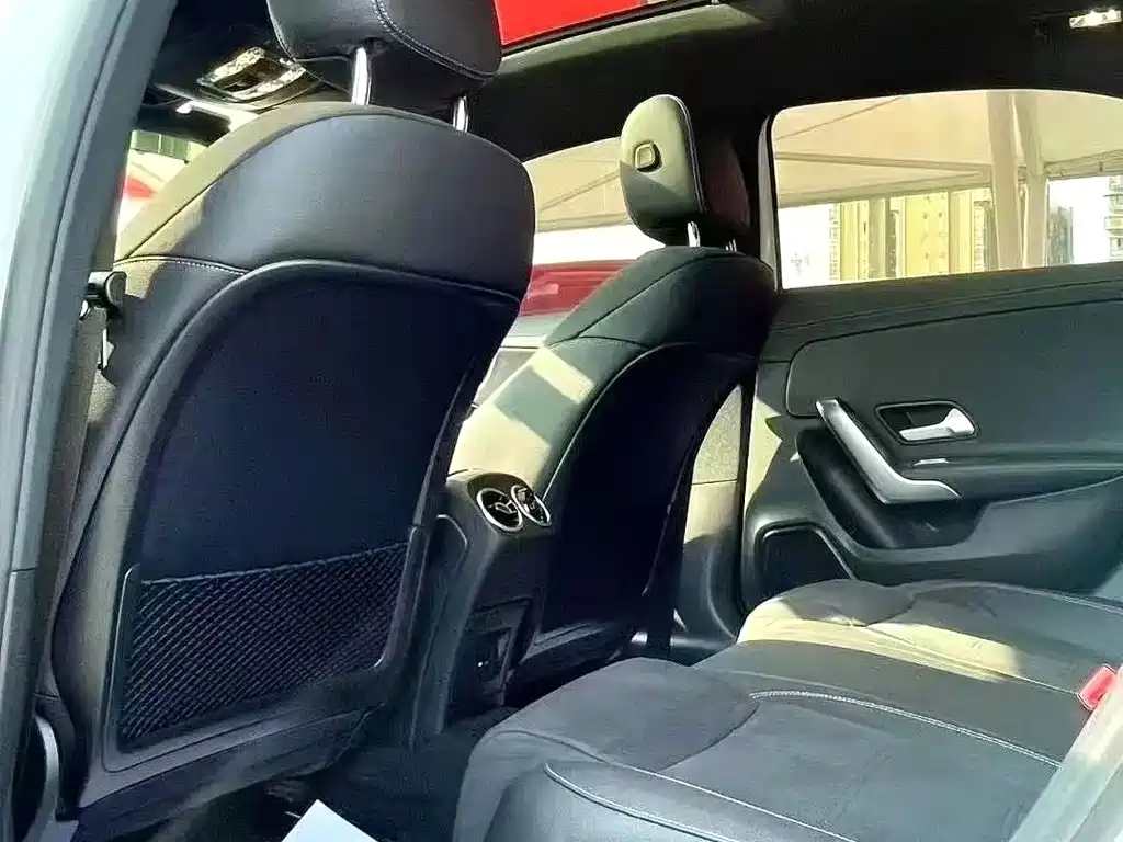 Mercedes-Benz A-Class — миниатюра 7