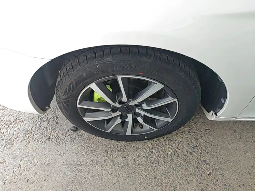 Geely Emgrand — миниатюра 23