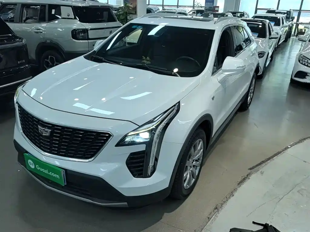 Купить Cadillac XT4