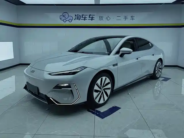 GEELY GALAXY GALAXY E8 2025