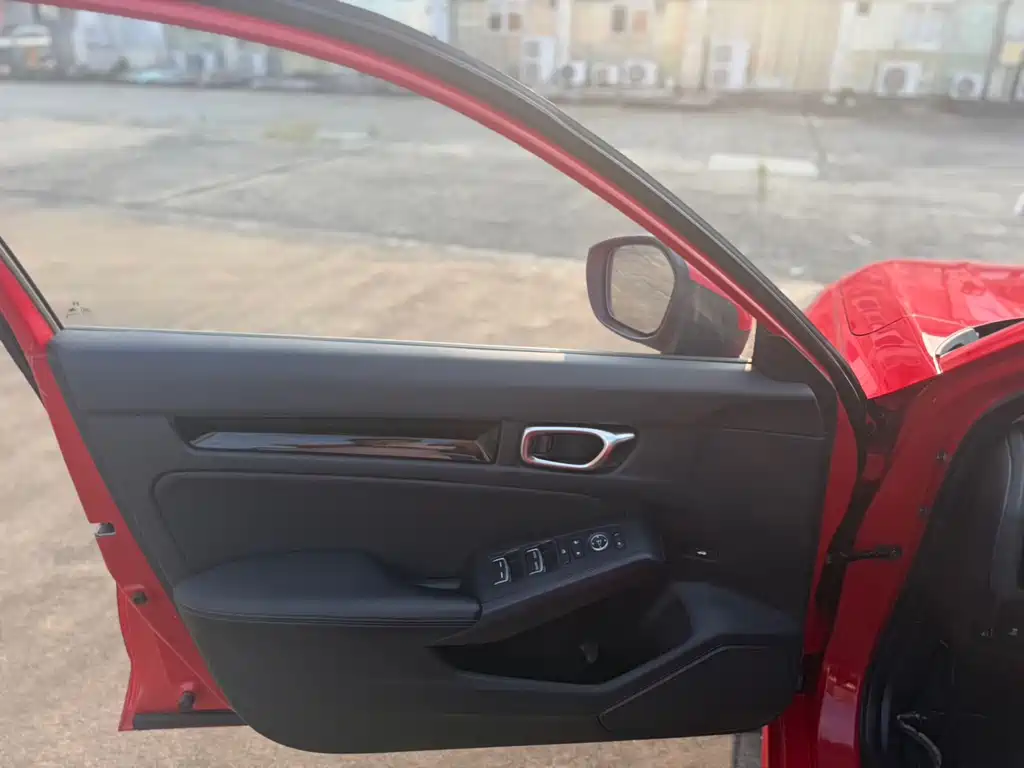 Honda Civic — миниатюра 4