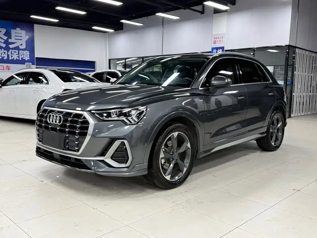 Купить Audi Q3