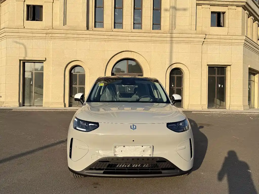 Leapmotor Leapmotor A10 — миниатюра 5