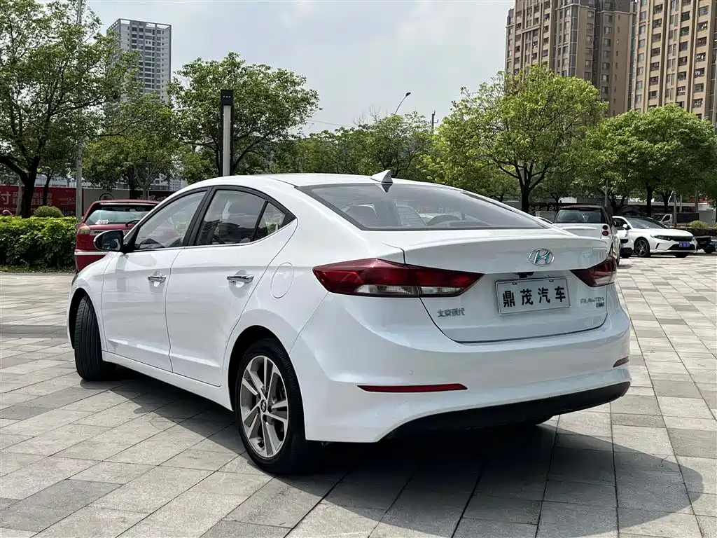 Hyundai Elantra 2016 1.6L AT Elite