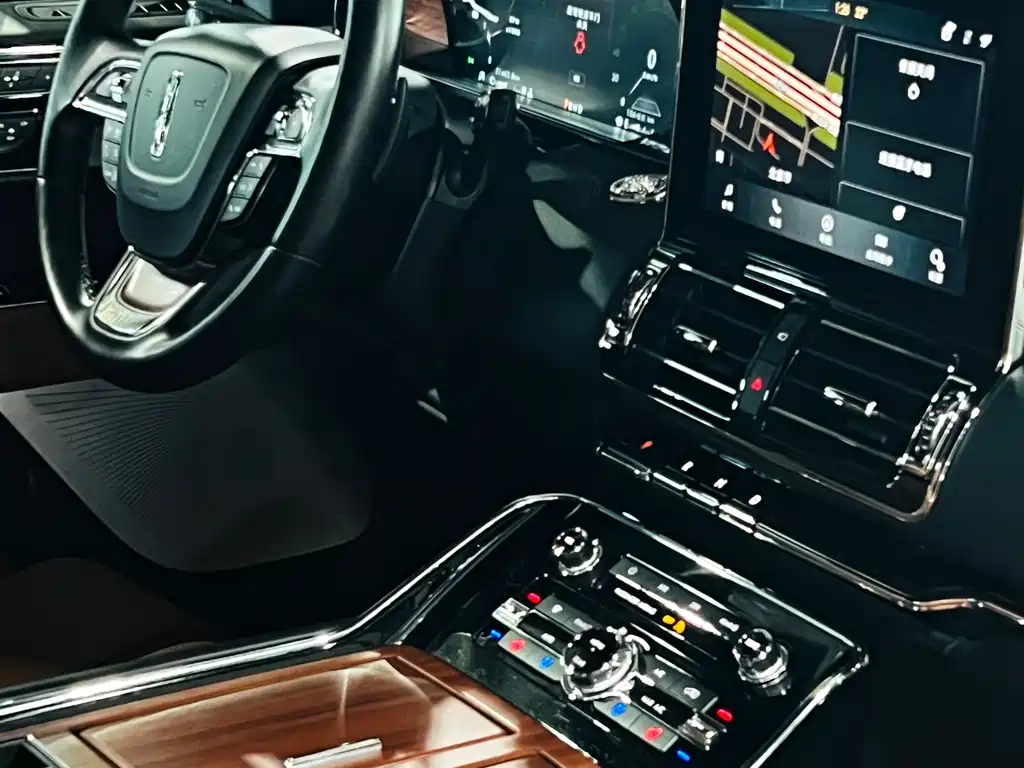 Lincoln Navigator — миниатюра 14