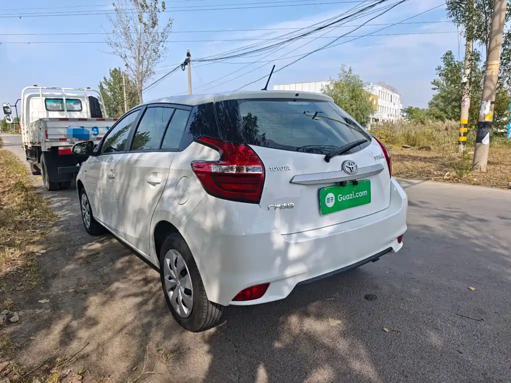 Toyota Yaris L — миниатюра 5