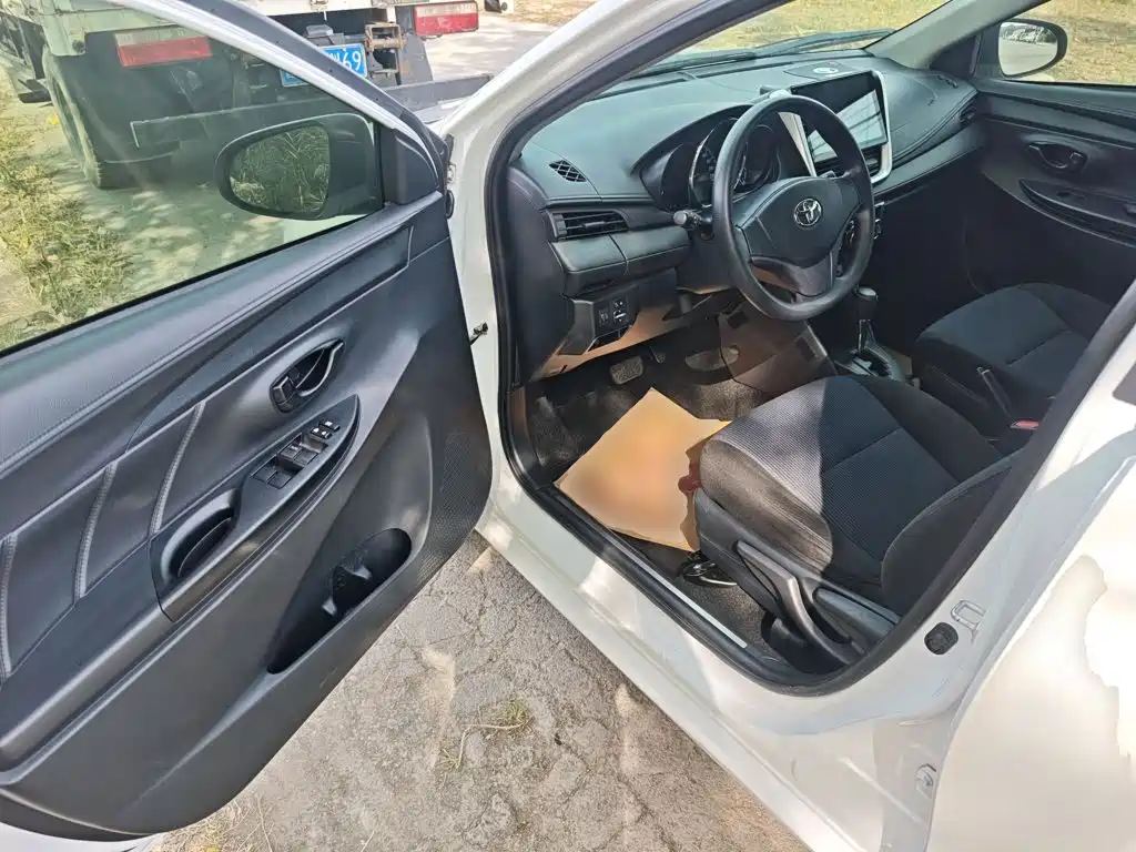 Toyota Yaris L — миниатюра 16