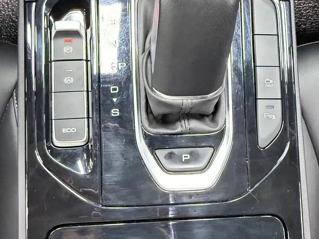 Wuling Victory — миниатюра 10