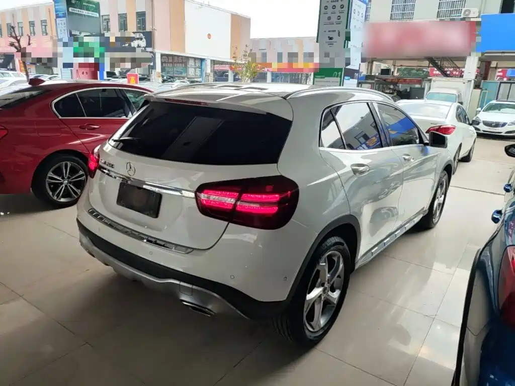 Mercedes-Benz GLA — миниатюра 7