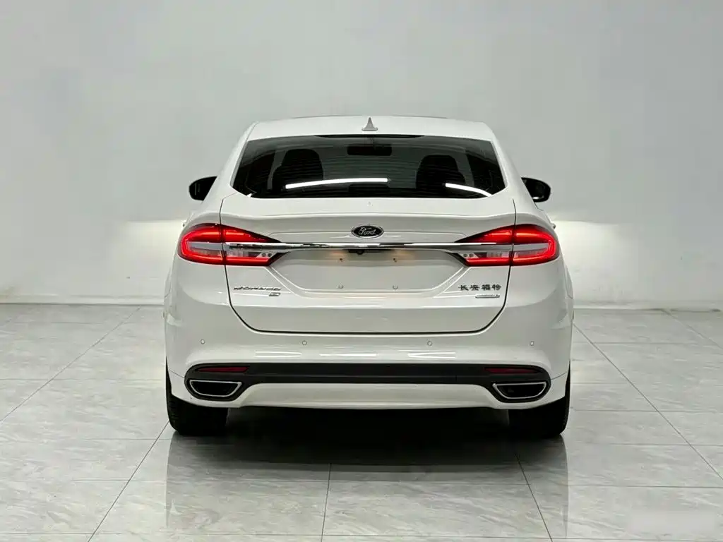 Ford Mondeo — миниатюра 6
