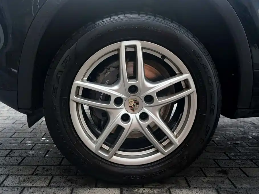 Porsche Cayenne — миниатюра 16