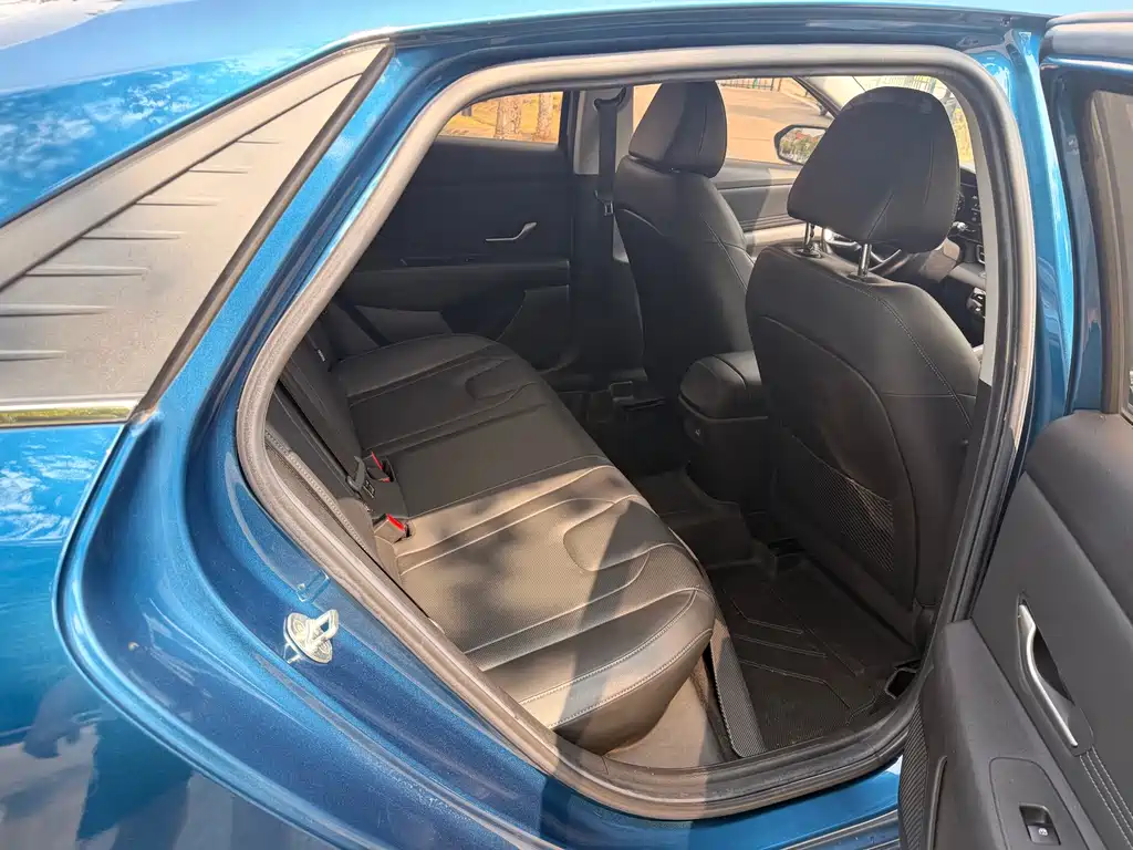 Hyundai Elantra — миниатюра 11