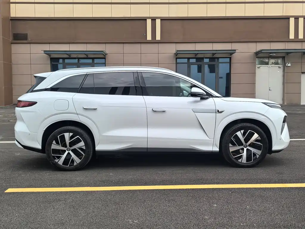 BYD Tang L L 2025 EV 670KM Premium