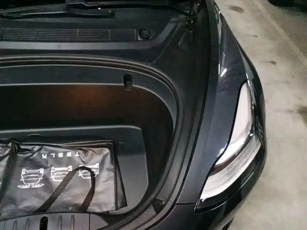 Tesla Model 3 — миниатюра 22