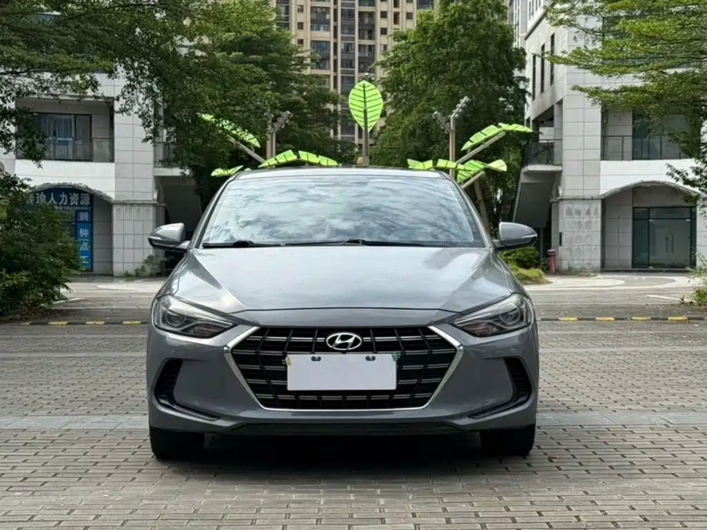 Hyundai Elantra — миниатюра 2