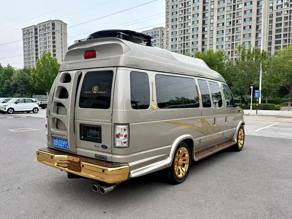 Ford E350 — миниатюра 6