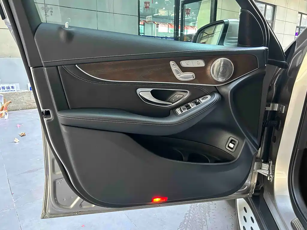 Mercedes-Benz GLC — миниатюра 10