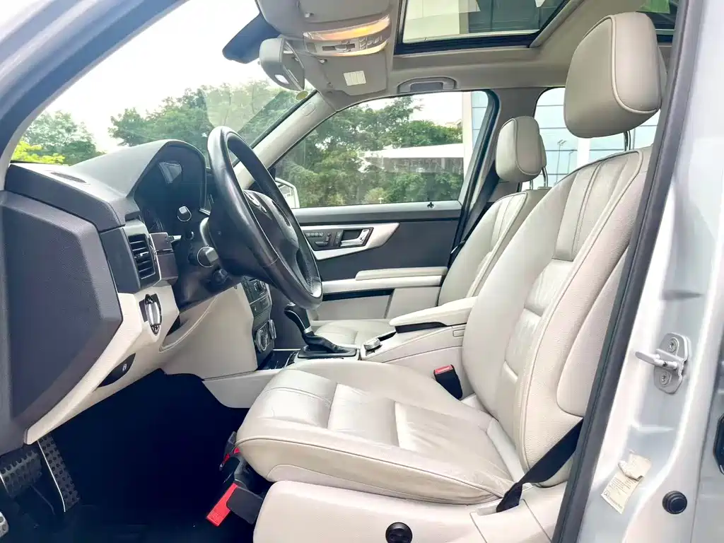 Mercedes-Benz GLK-Class (Import) — миниатюра 7