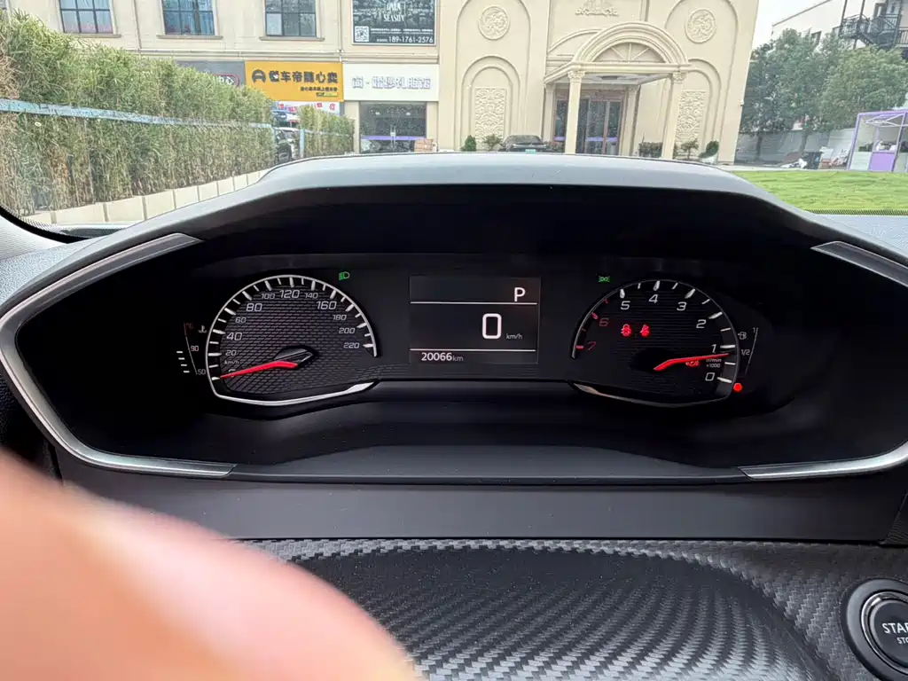 Peugeot 2008 — миниатюра 14