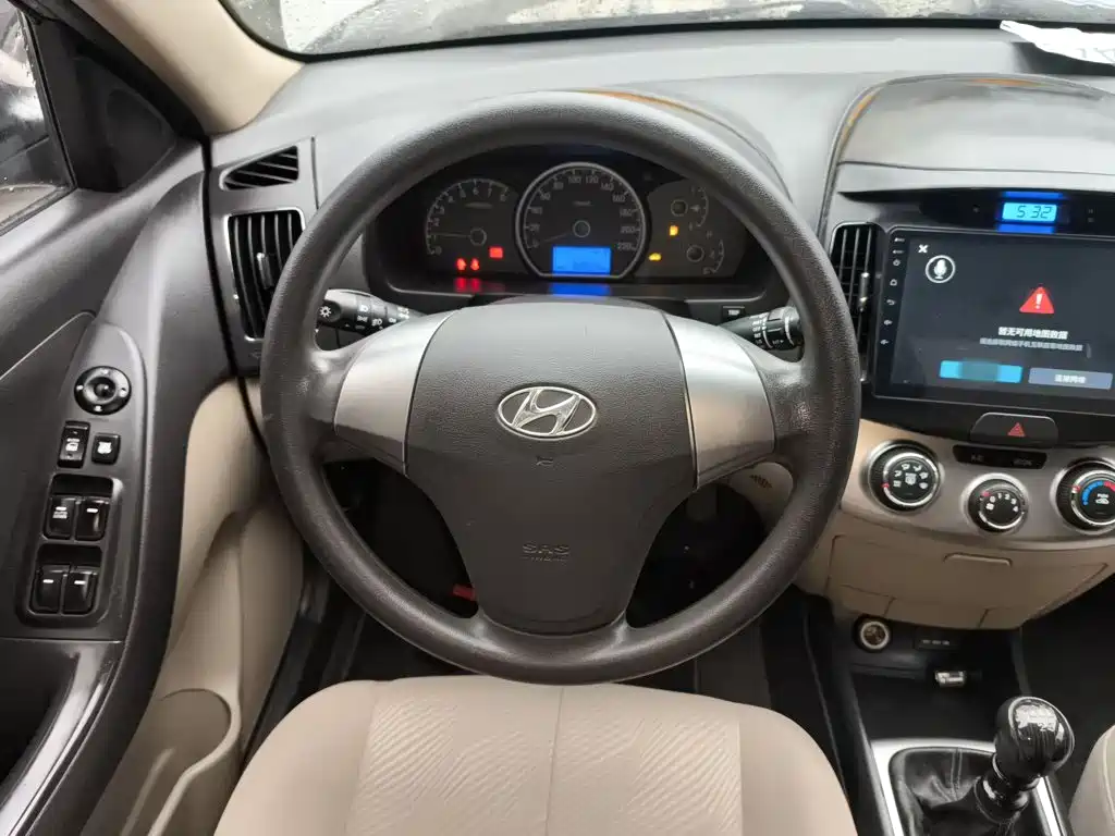 Hyundai Elantra — миниатюра 7