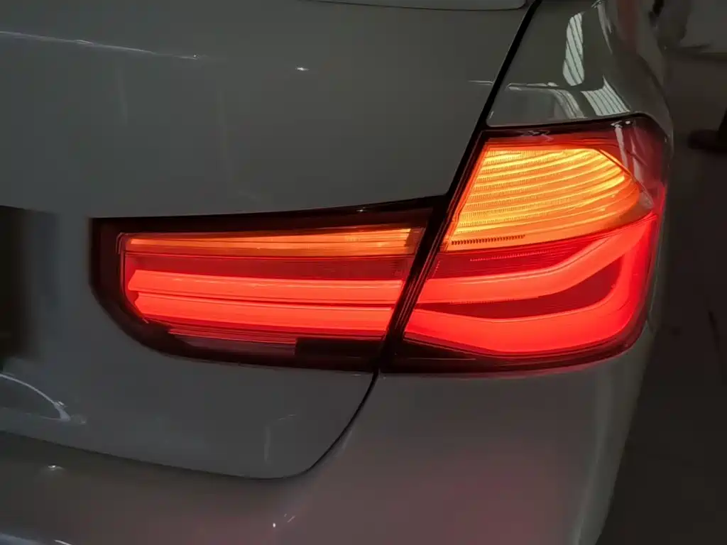 BMW 3 Series — миниатюра 8