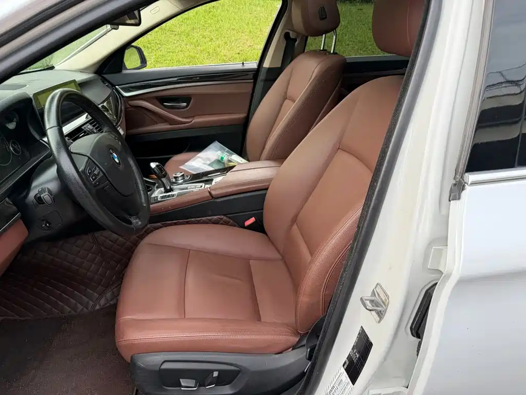 BMW 5 Series — миниатюра 8
