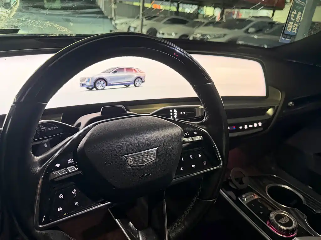 Cadillac Lyriq — миниатюра 8