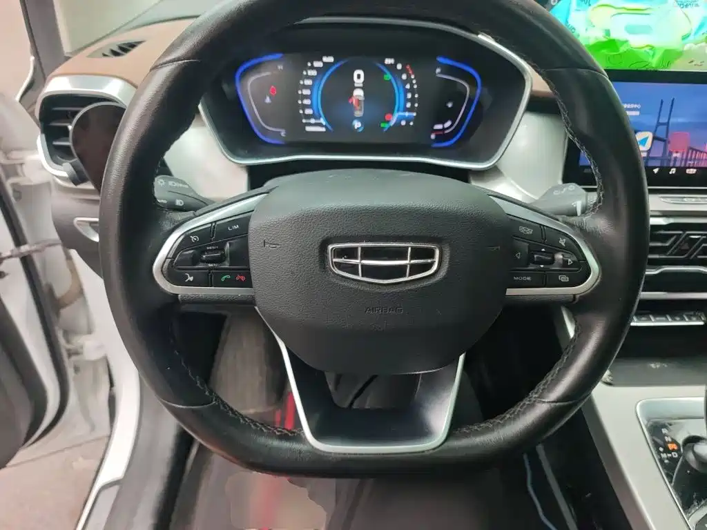 Geely Binyue — миниатюра 11