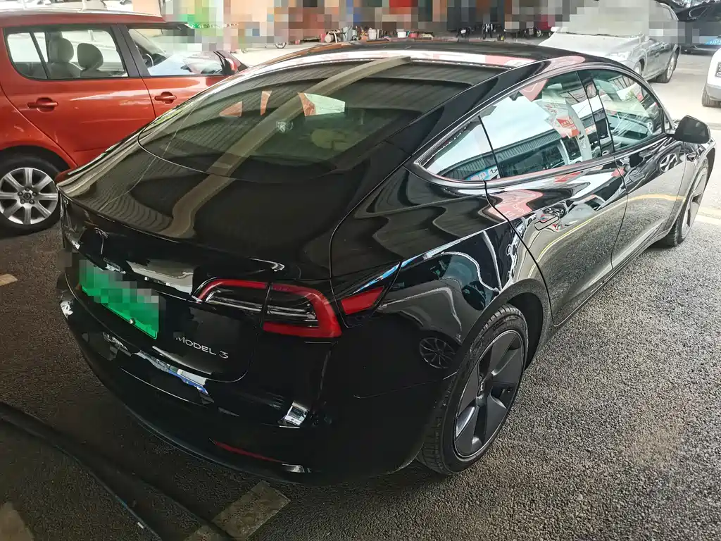 Tesla Model 3 — миниатюра 8