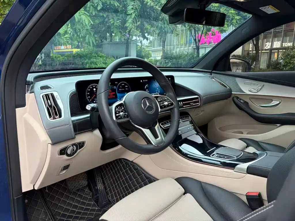 Mercedes-Benz EQC — миниатюра 10