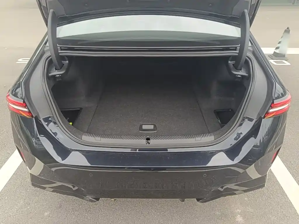 BMW i5 — миниатюра 19