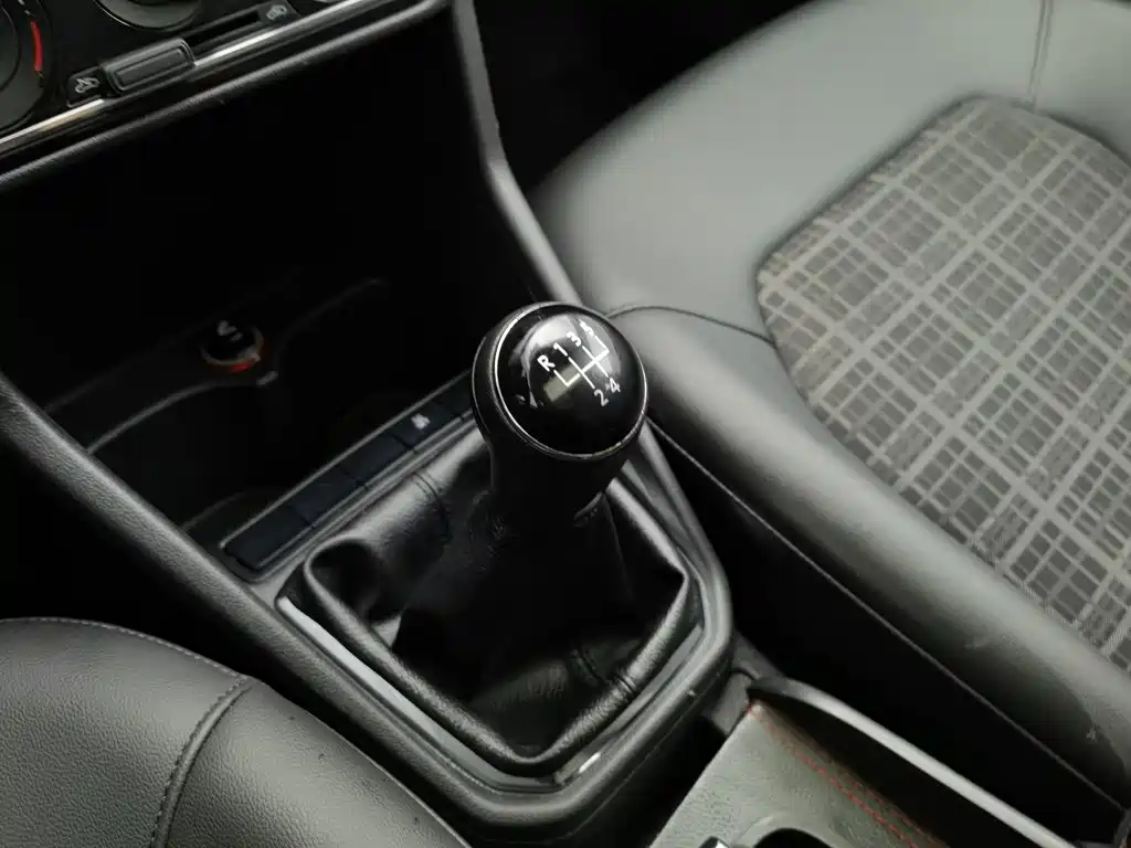 Volkswagen Jetta — миниатюра 13