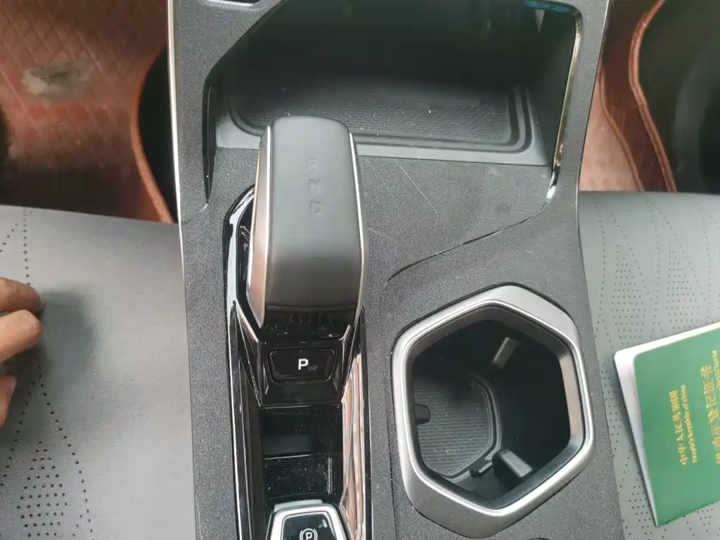 Geely Boyue L — миниатюра 10