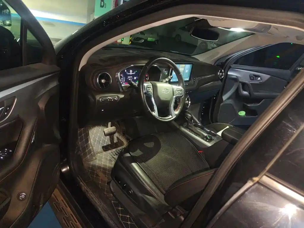 Chevrolet Blazer — миниатюра 12