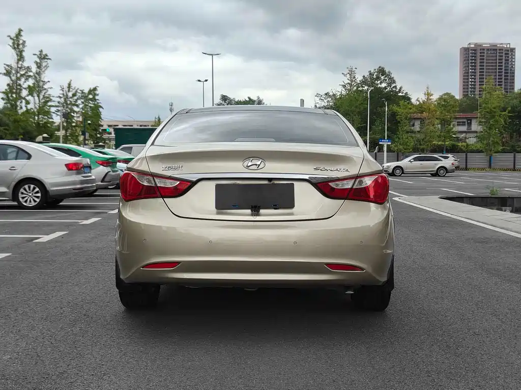 Hyundai Sonata — миниатюра 8