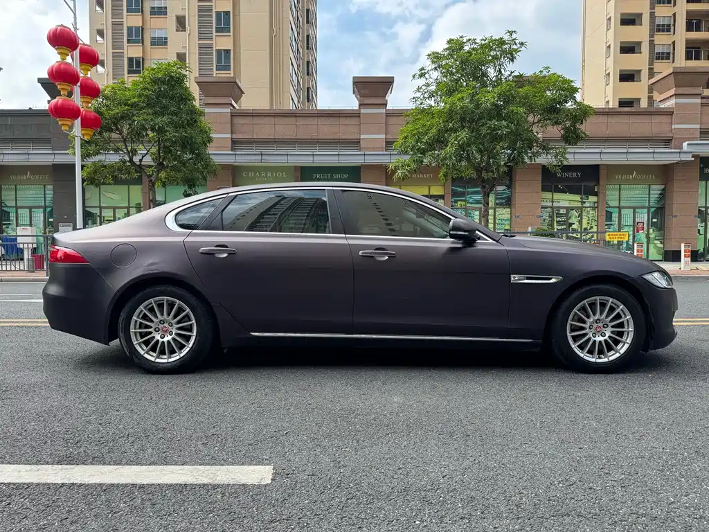 Jaguar XFL — миниатюра 4