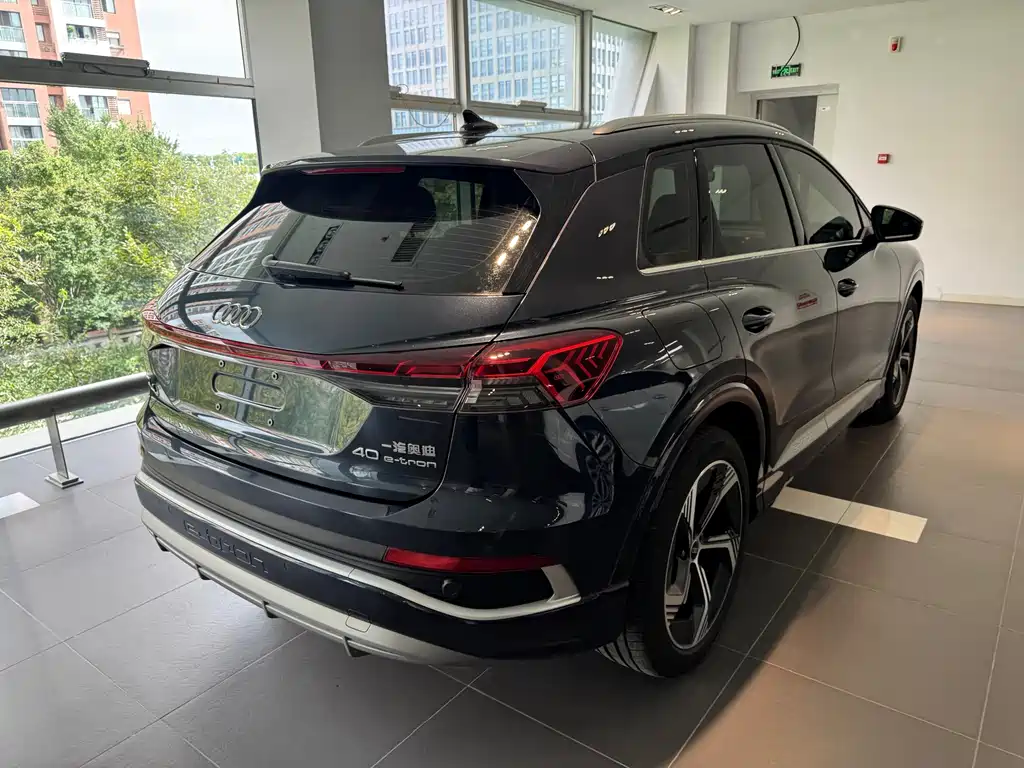 Audi Q4 e-tron — миниатюра 9