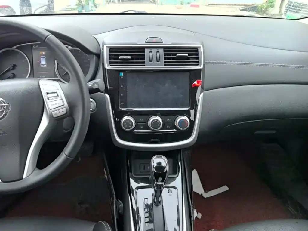 Nissan Tiida — миниатюра 13