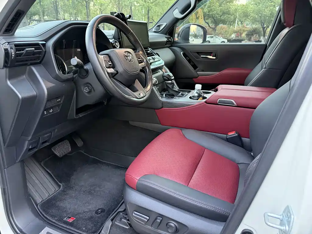 Toyota Land Cruiser — миниатюра 6