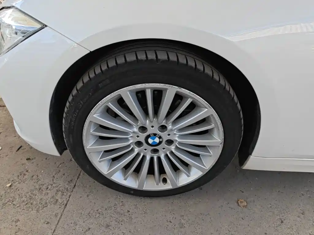 BMW 3 Series — миниатюра 23