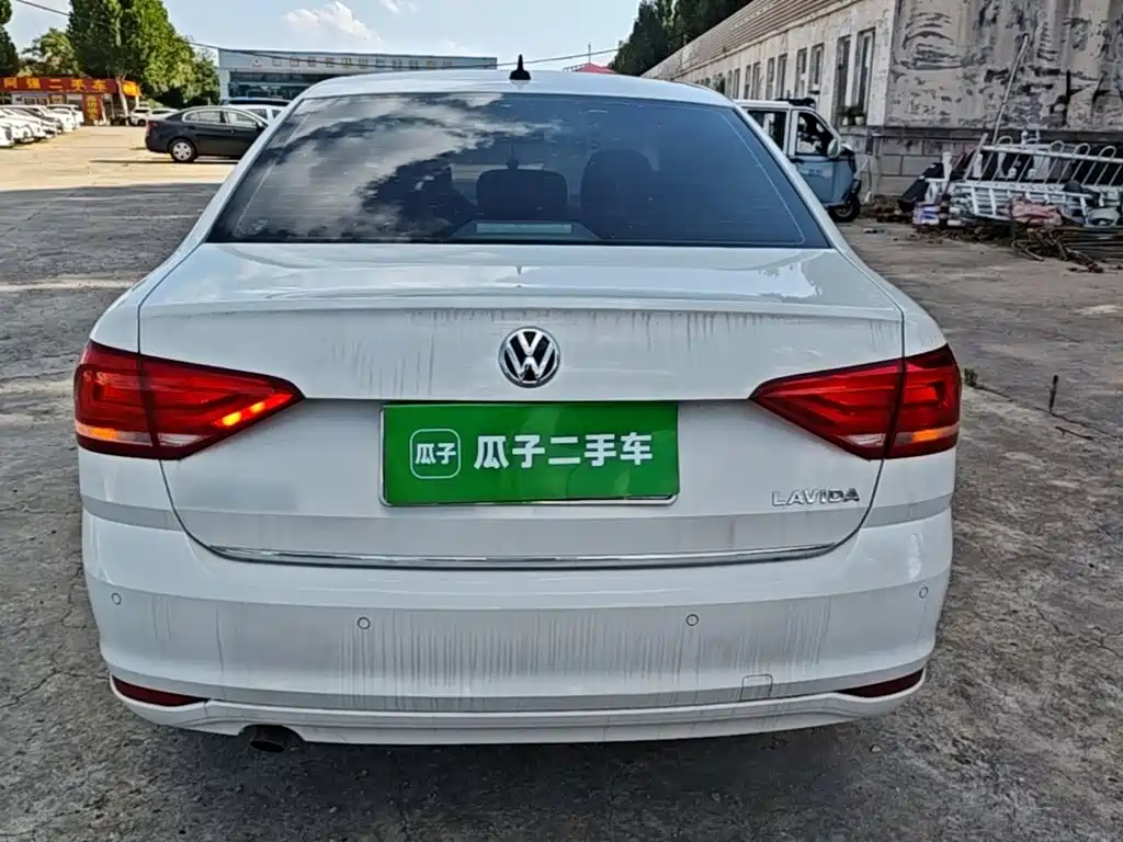 Volkswagen Lavida — миниатюра 4