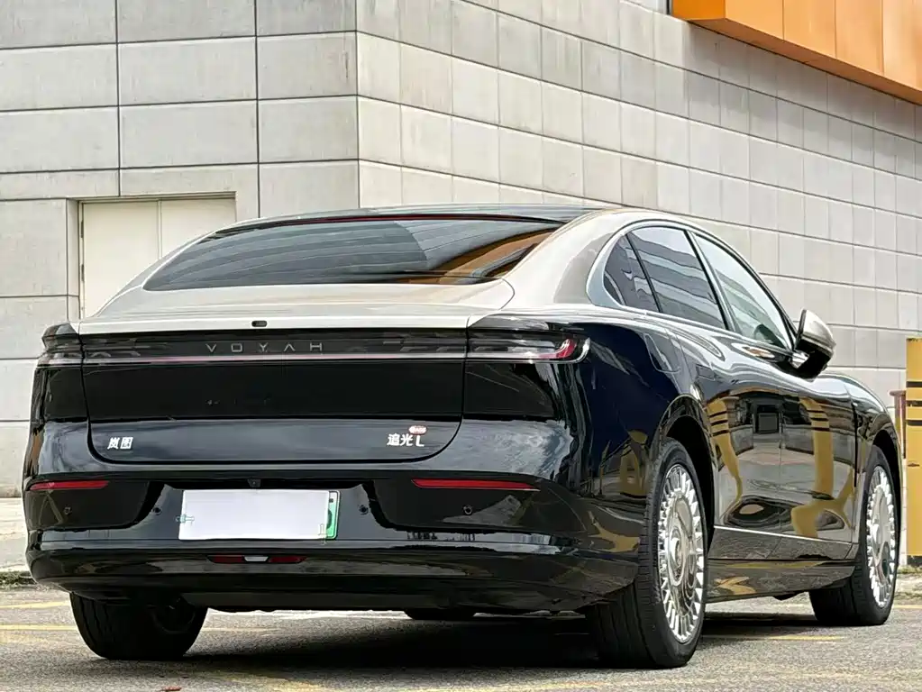 VOYAH Passion L — миниатюра 6