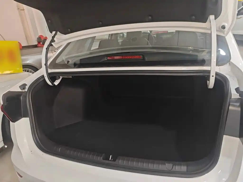 Geely Emgrand — миниатюра 19